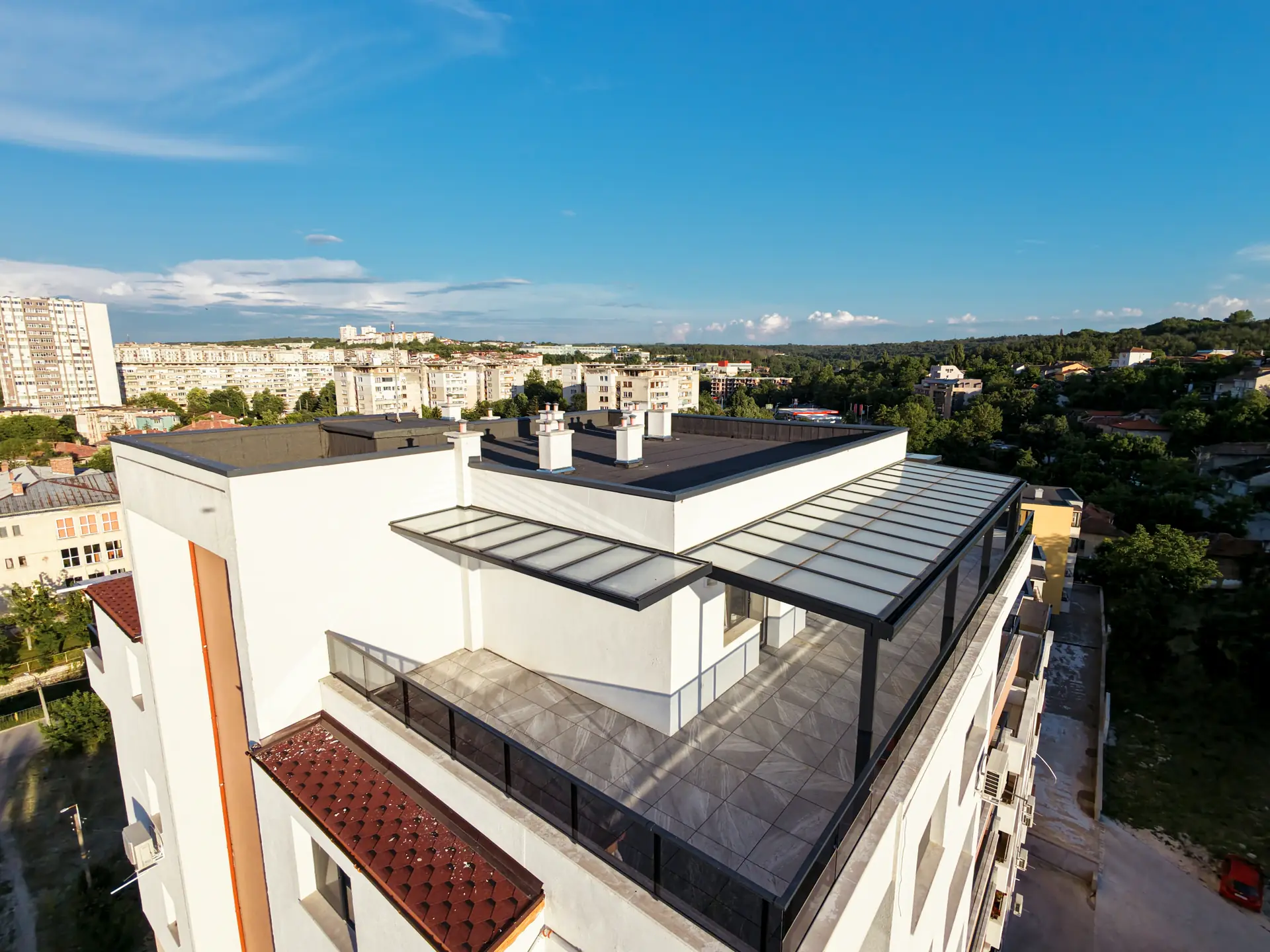 Pensiline in vetro a sbalzo e copertura in vetro per attico — 2